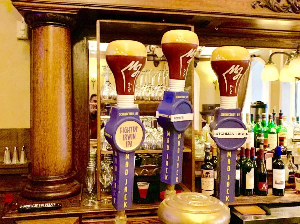 The Stockade Inn スケネクタディ エクステリア 写真